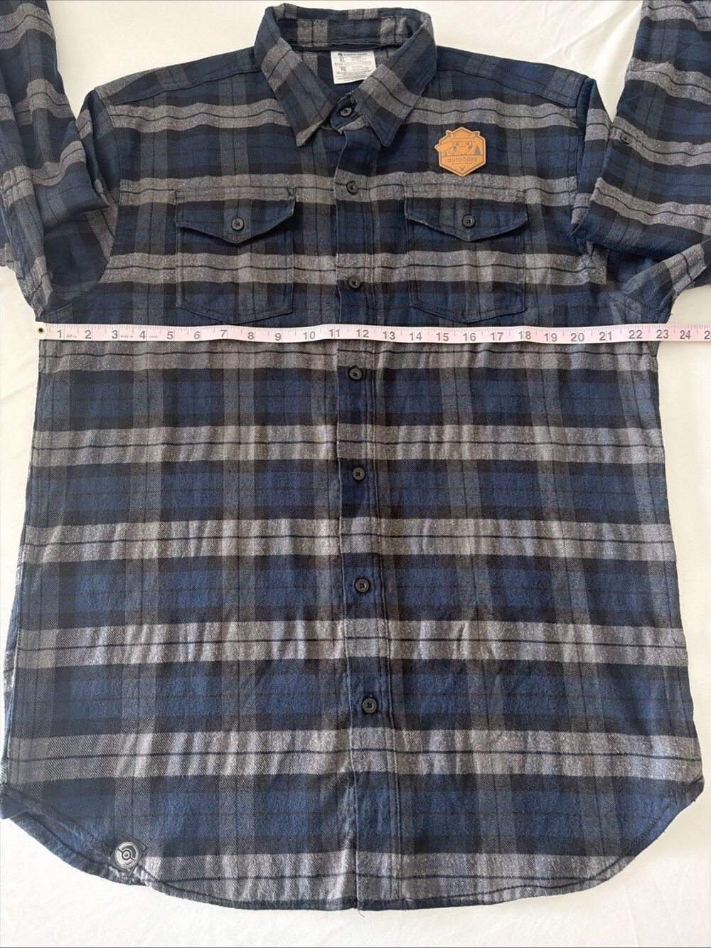 Pokemon Center Outdoors Pikachu Flannel Shirt Mens XL Blue Gray Hiking Camp GUC - Picture 6 of 12